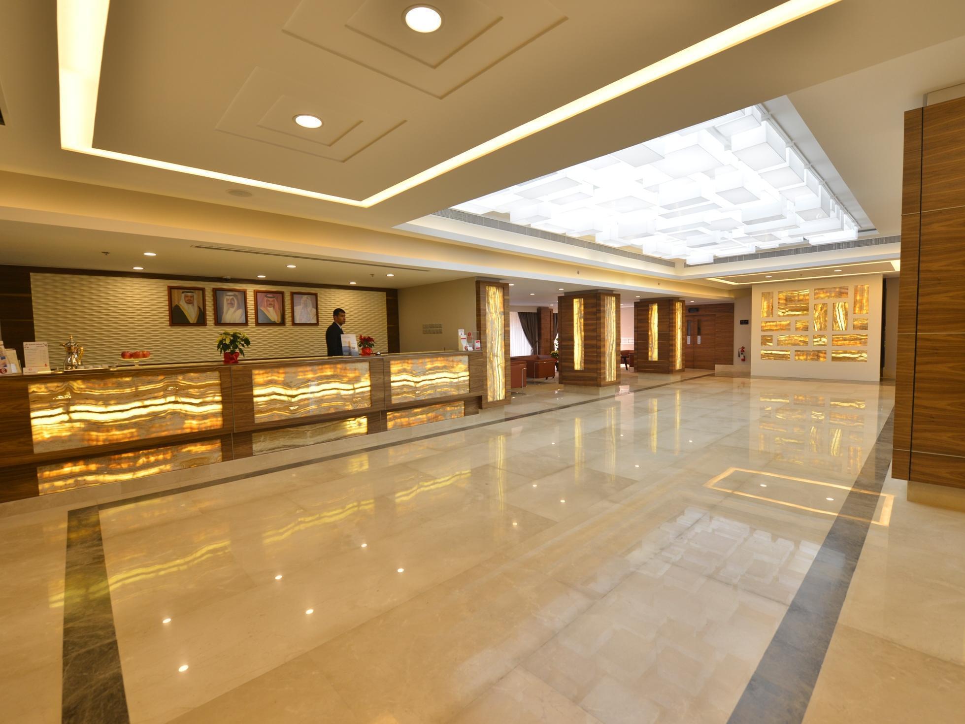 Ramada By Wyndham Bahrain Manama Exterior foto
