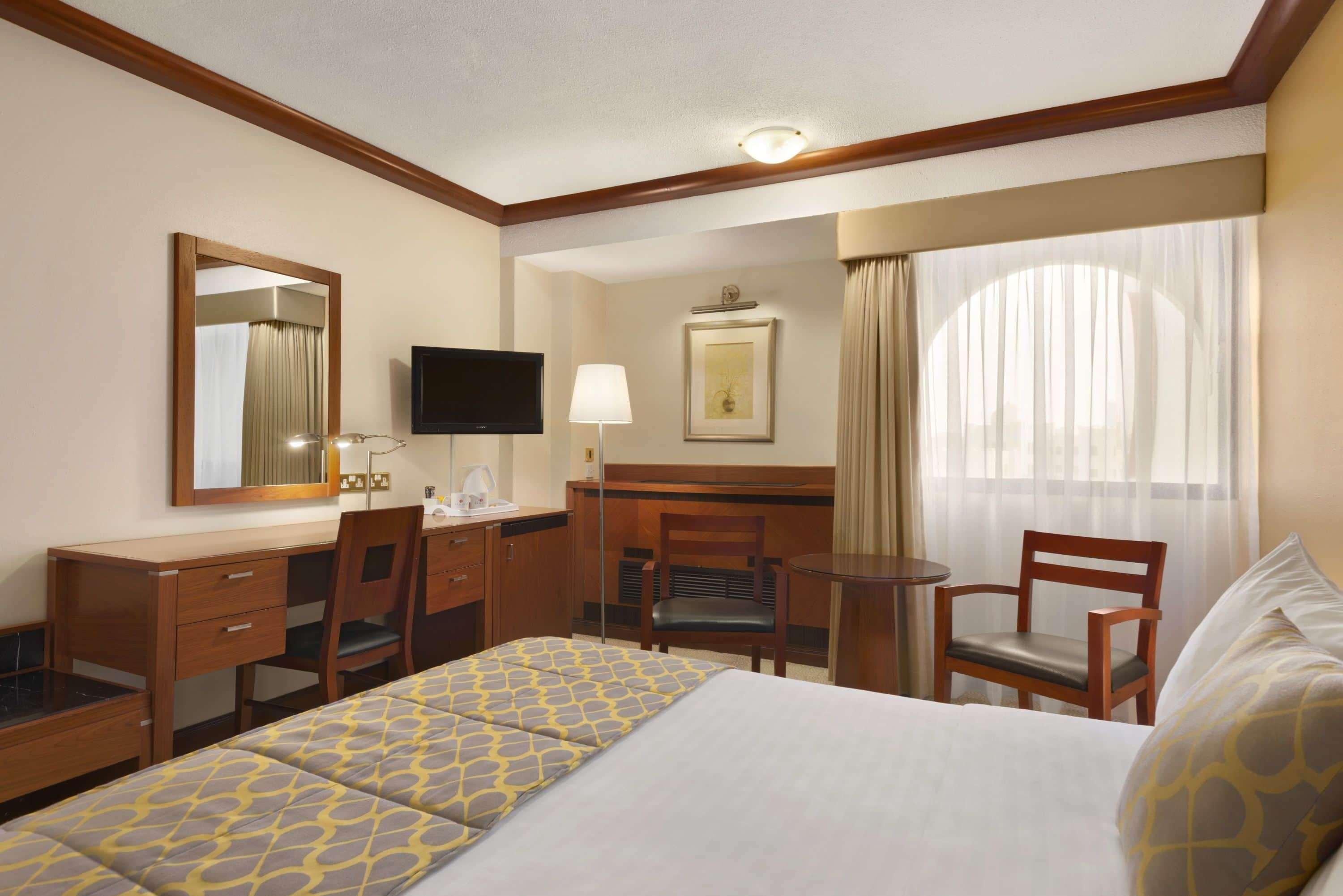 Ramada By Wyndham Bahrain Manama Exterior foto