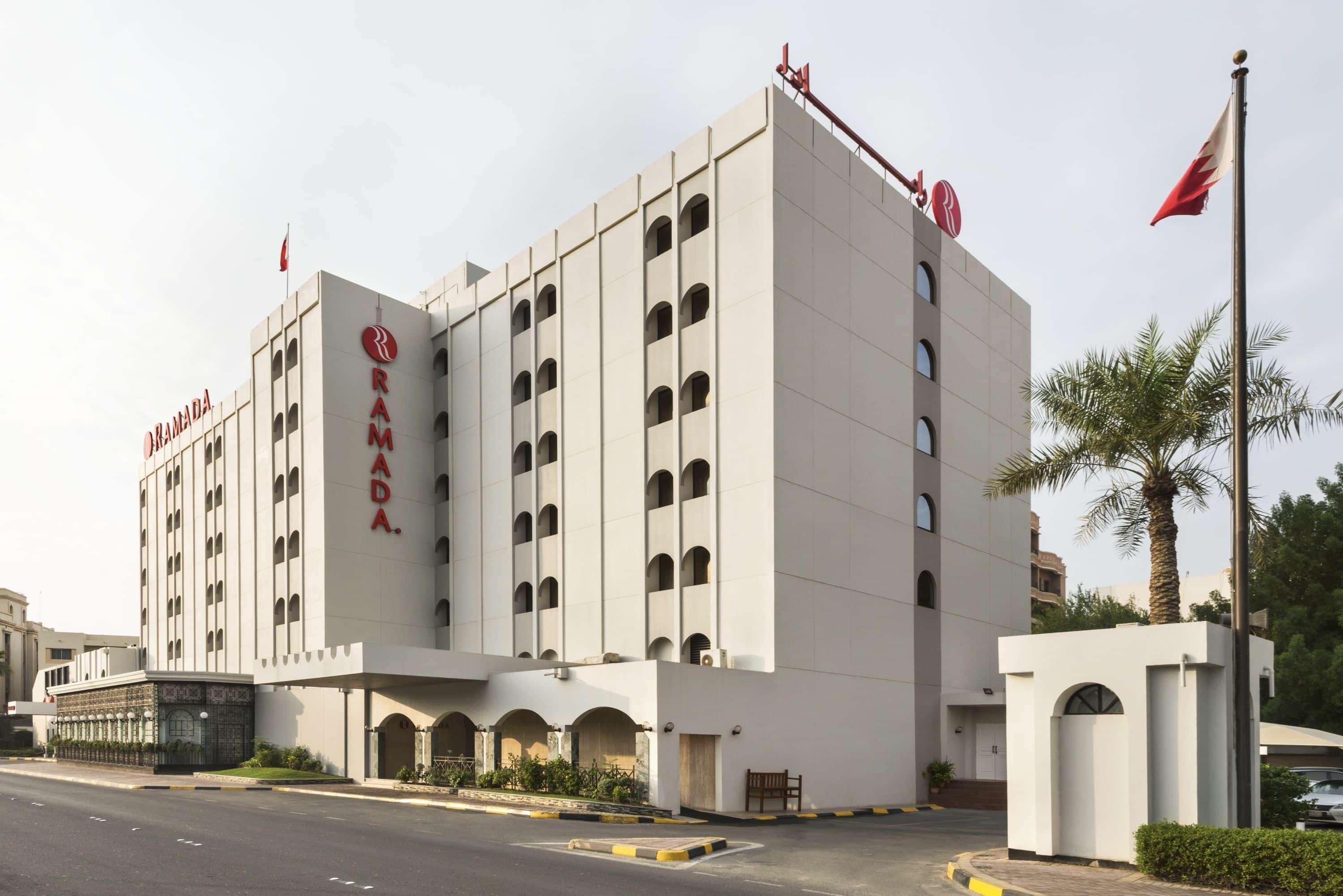 Ramada By Wyndham Bahrain Manama Exterior foto