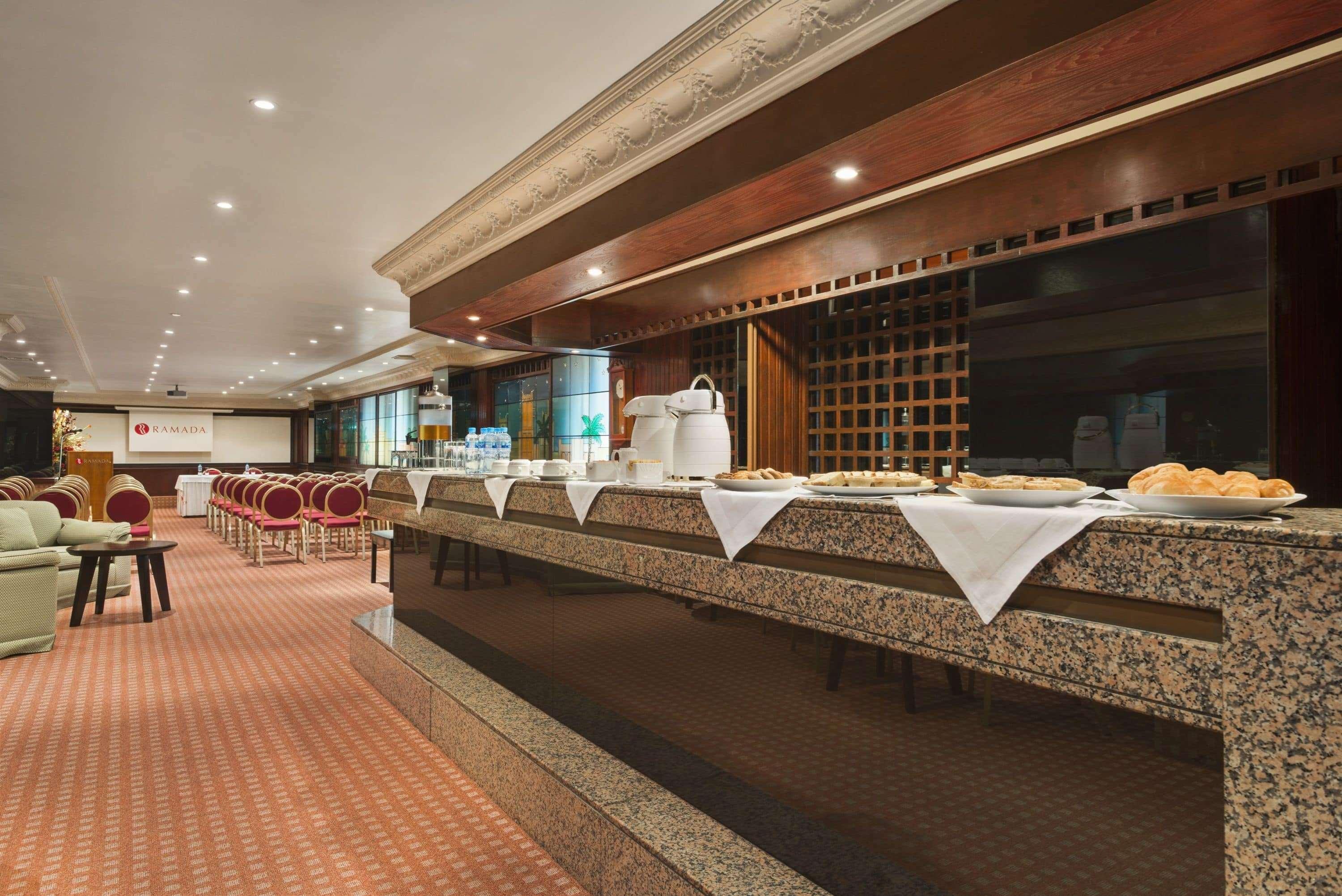 Ramada By Wyndham Bahrain Manama Exterior foto
