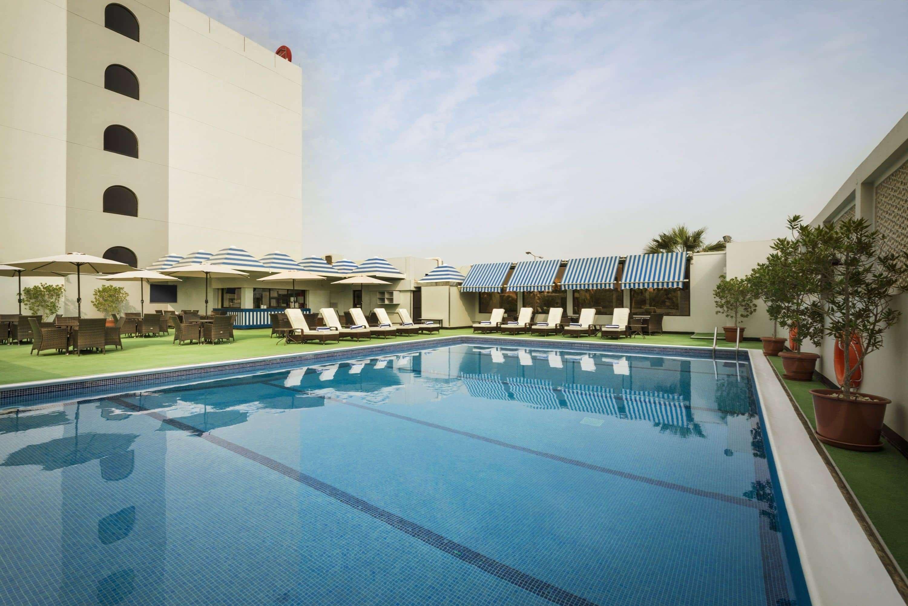 Ramada By Wyndham Bahrain Manama Exterior foto
