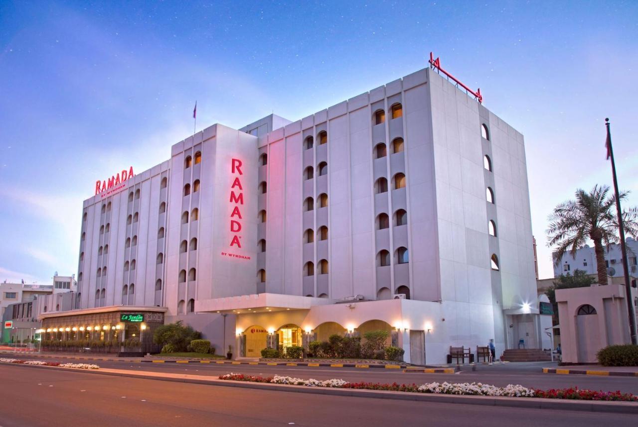 Ramada By Wyndham Bahrain Manama Exterior foto