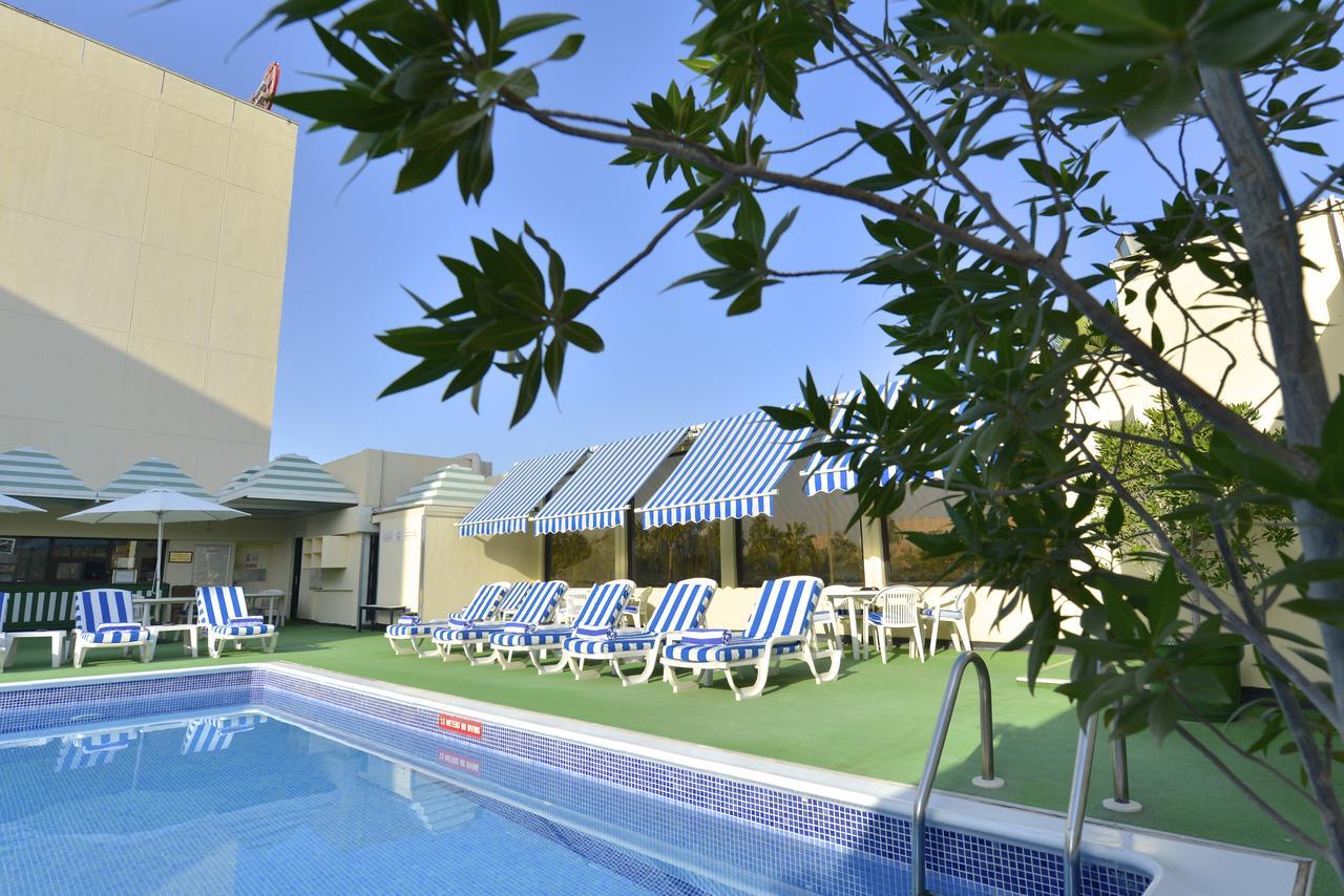Ramada By Wyndham Bahrain Manama Exterior foto