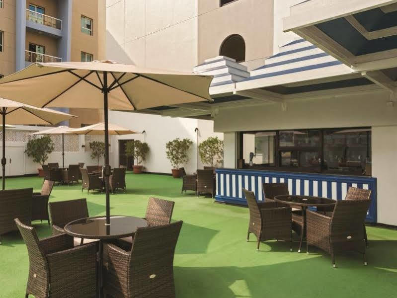 Ramada By Wyndham Bahrain Manama Exterior foto