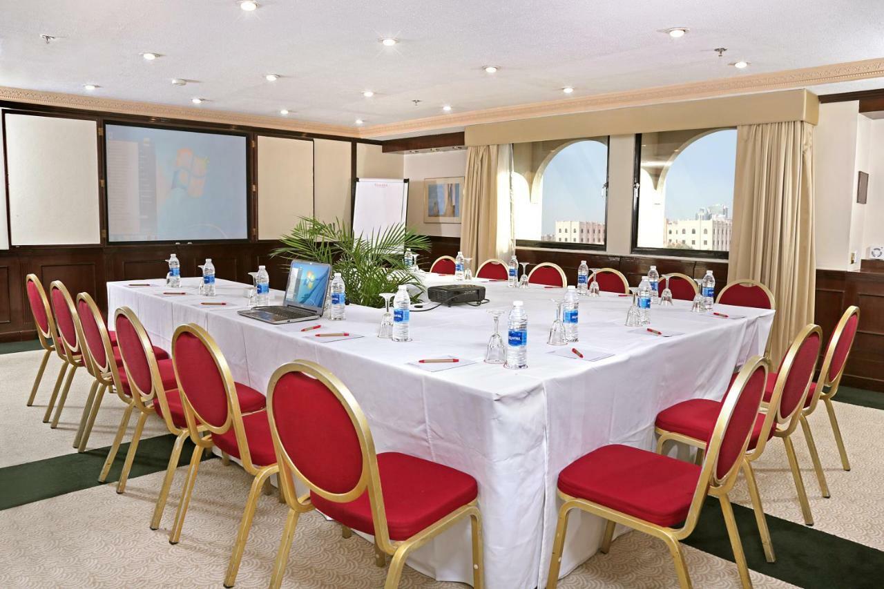 Ramada By Wyndham Bahrain Manama Exterior foto