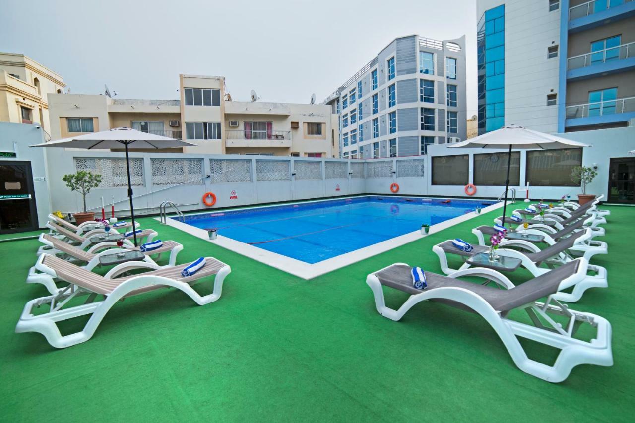 Ramada By Wyndham Bahrain Manama Exterior foto