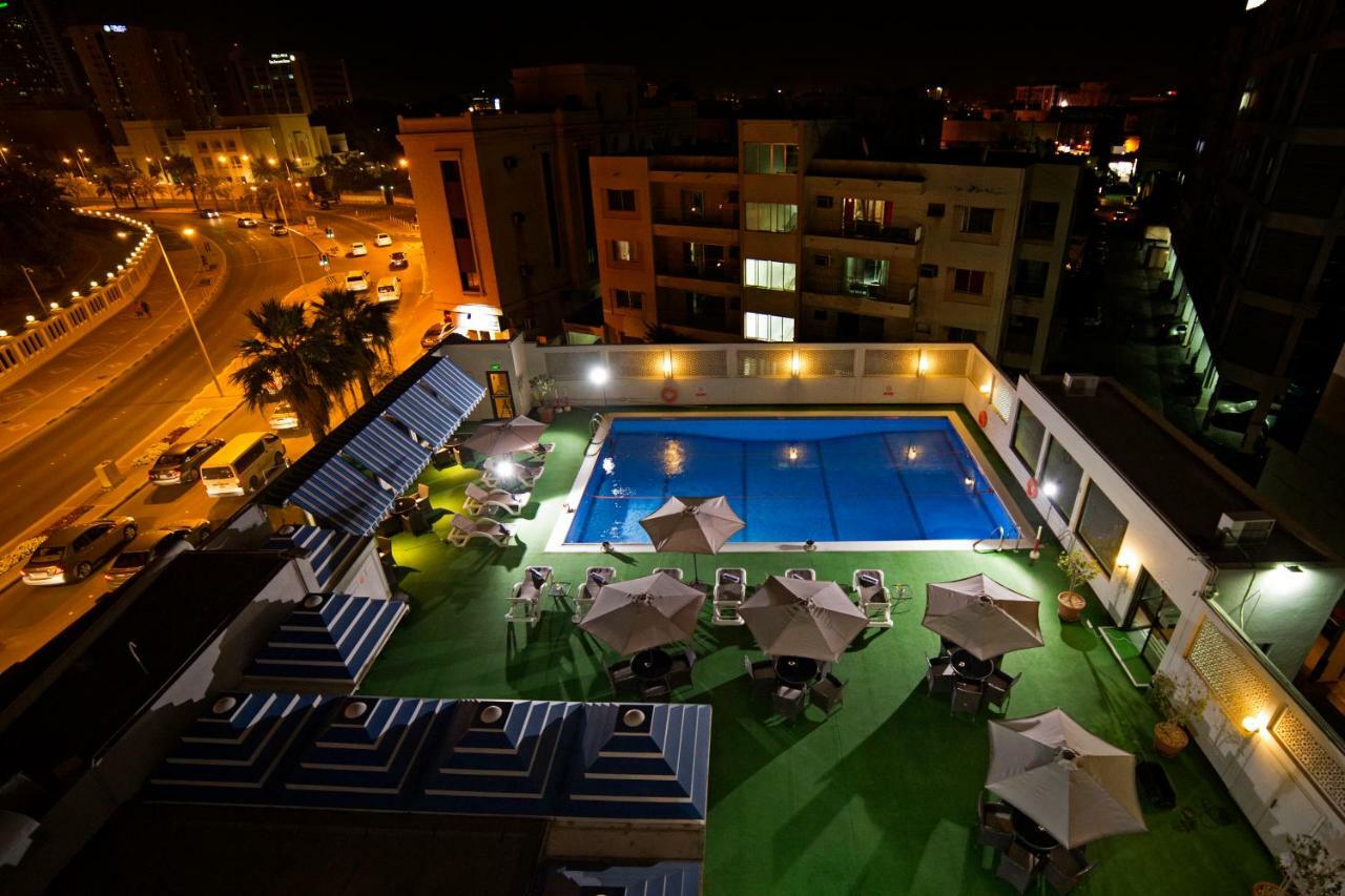 Ramada By Wyndham Bahrain Manama Exterior foto