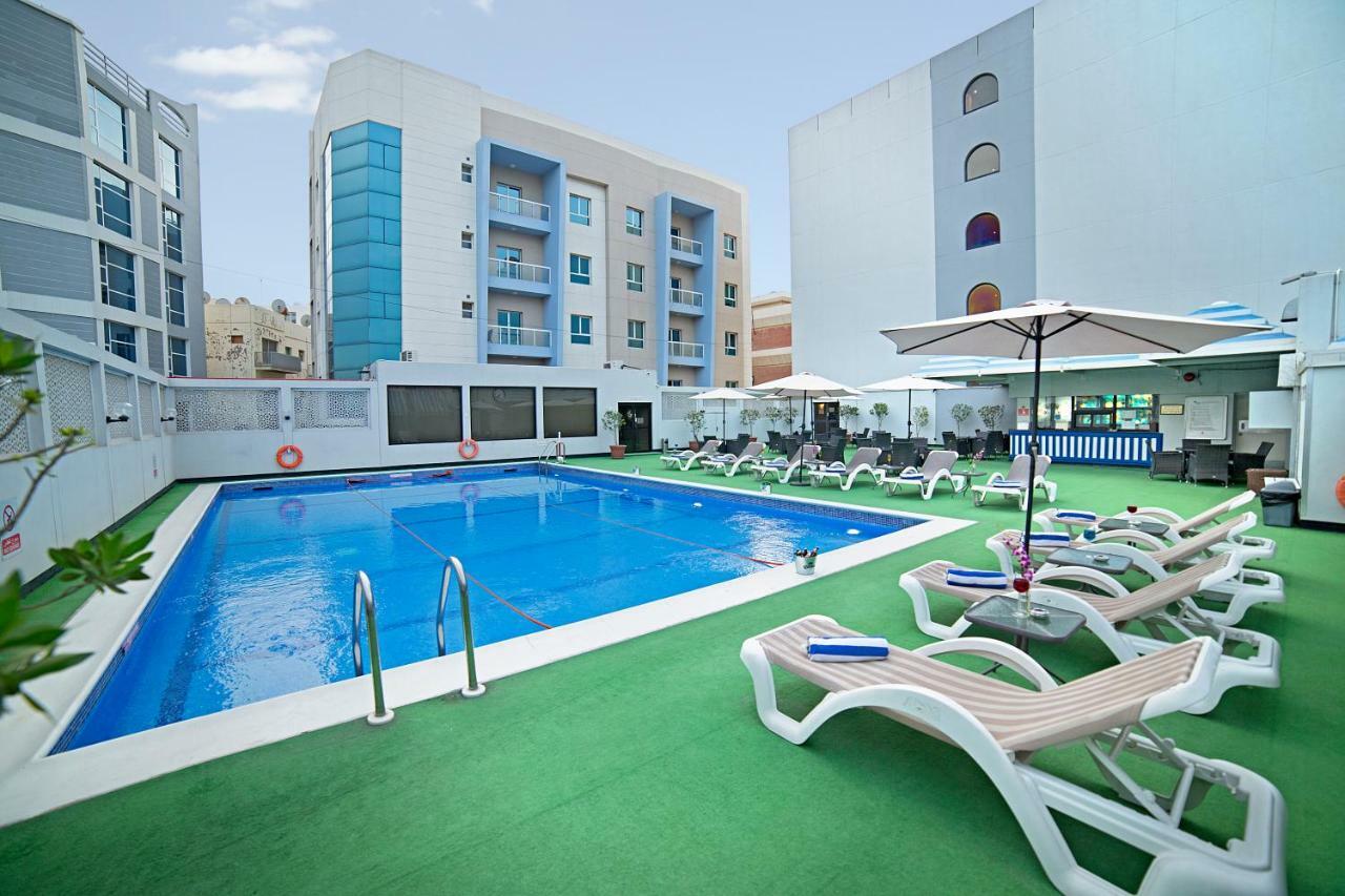 Ramada By Wyndham Bahrain Manama Exterior foto