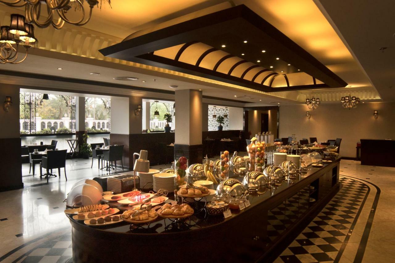 Ramada By Wyndham Bahrain Manama Exterior foto