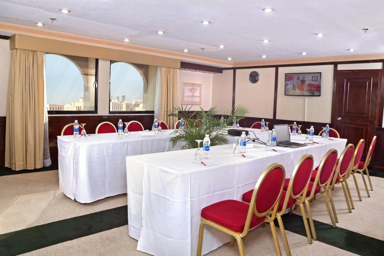 Ramada By Wyndham Bahrain Manama Exterior foto