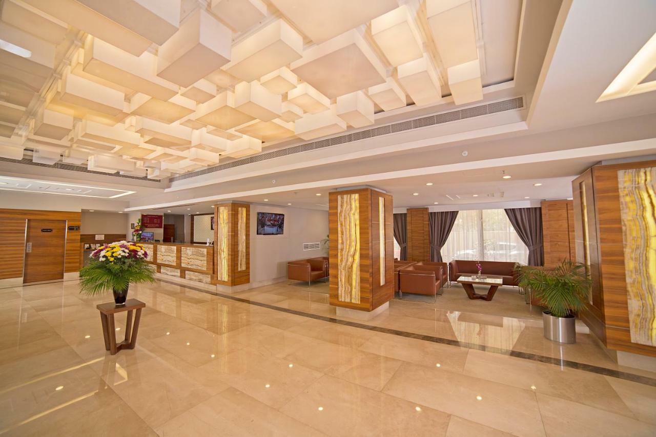 Ramada By Wyndham Bahrain Manama Exterior foto